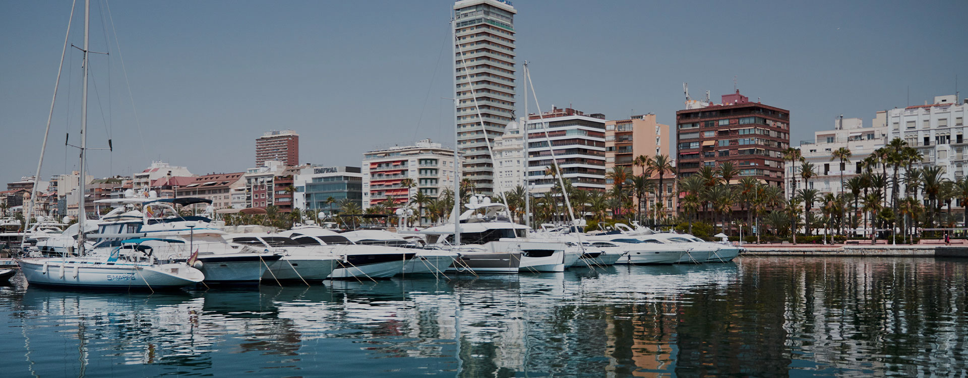 Immobilien in Marbella zum Kaufen mit Strandlage und Meerblick.